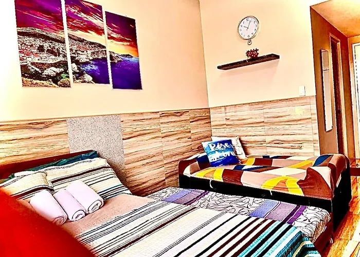 Across Sm Sunvida Tower Unit 3*