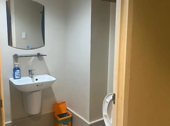 Across Sm Sunvida Tower Unit Bed & Breakfast 3*